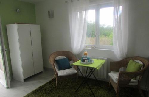 Lavaur House | Chambre 20m2 avec salle de bain privée dans maison en bois