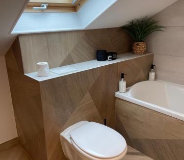 Guecelard House | Chambre 24h Le Mans