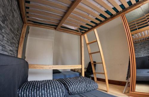 Bobigny House | Chambre 3 lits pour 6 personnes métro 5