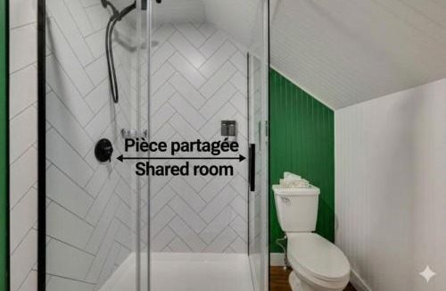 Saint-Pascal Hotel | Chambre 304 de l'hôtel Victoria confortable et moderne