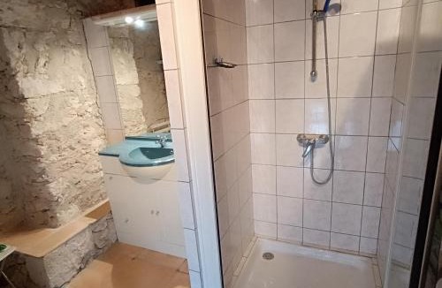 Condom House | Chambre 6 personnes Bandas