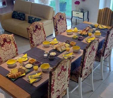 Saint-Pair-sur-Mer Apartment | Chambre Alice