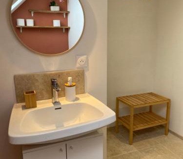 Montbazon Bed & Breakfast | Chambre Andromède - Calme et Lumineuse
