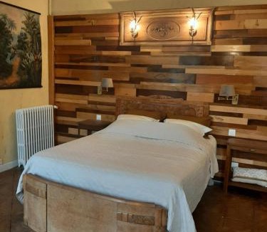Moux Bed & Breakfast | Chambre Art Déco