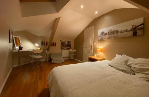 Poincare - Foch - Anatole France - Croix de Bourgogne House | CHAMBRE AU CENTRE VILLE TRES COSY