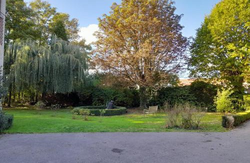 Saint-Pierre-Brouck Bed & Breakfast | Chambre au Château de St-Pierre-Brouck