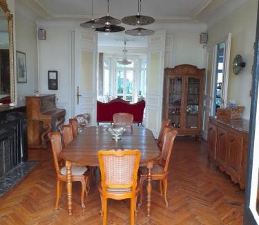 Saint-Pierre-Brouck Bed & Breakfast | Chambre au Château de St-Pierre-Brouck