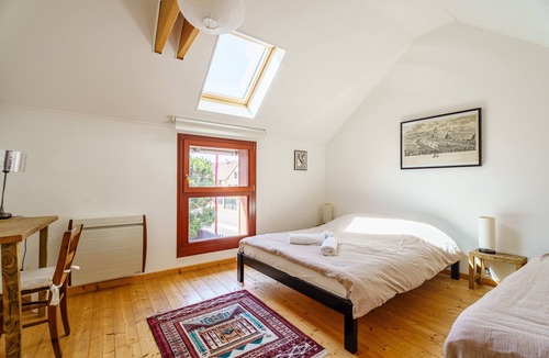 Plobsheim Bed & Breakfast | “Chambre Auguste” Guest Room with Shared Pool
