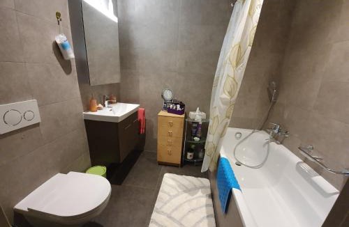 Boudry House | Chambre aux bord de l'Areuse