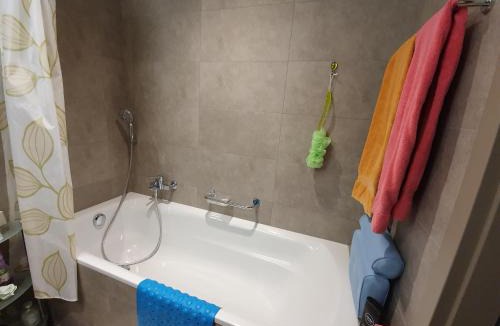Boudry House | Chambre aux bord de l'Areuse