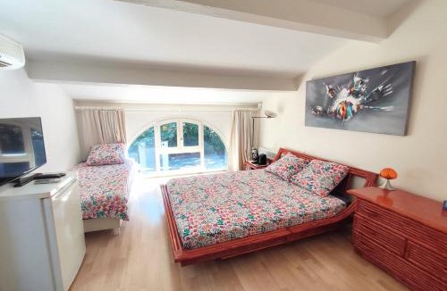 Saint-Siffret Apartment | Chambre avec clim piscine proche centre ville d'Uzès