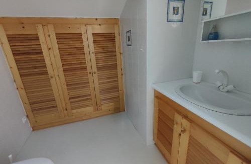 Saint-Siffret Apartment | Chambre avec clim piscine proche centre ville d'Uzès