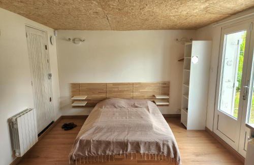 Orvault Apartment | Chambre avec cuisine et sdb privative, au calme