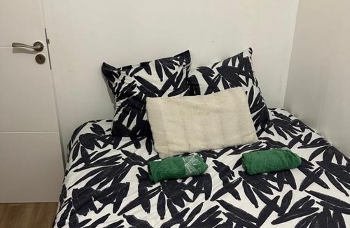 Plessis Tison Apartment | Chambre avec cuisine privé