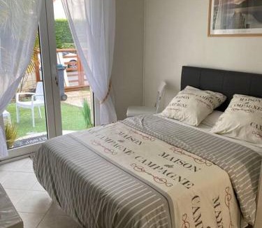 Serris Apartment | chambre avec entrée indépendante situation idéale