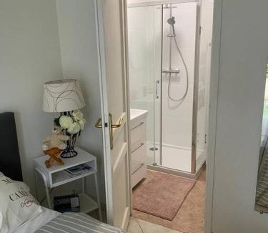 Serris Apartment | chambre avec entrée indépendante situation idéale