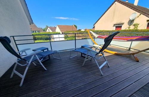 Tourville-sur-Arques House | Chambre avec salle de bain privative et borne de recharge électrique T2