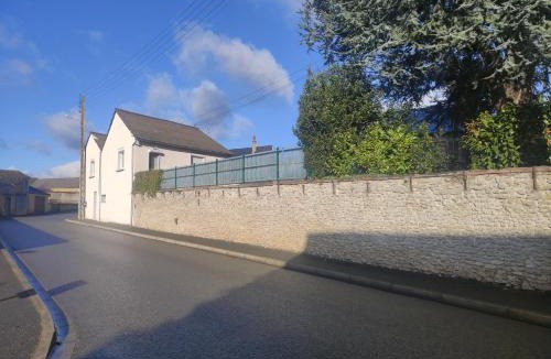 Noyen-sur-Sarthe Bed & Breakfast | Chambre avec salle d'eau privée