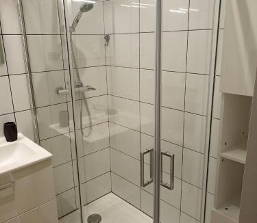 Castres House | Chambre avec salle de bain privative