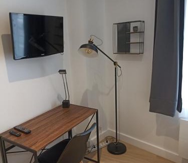 Castres House | Chambre avec salle de bain privative