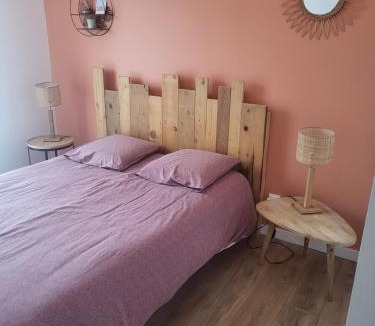 Saint-Georges-du-Bois Bed & Breakfast | Chambre B&B - proche circuit 24 heures du Mans