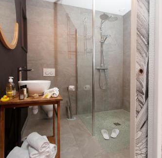 Abbeville Apartment | Chambre balnéo l'Oasis aux Prés de Mautort