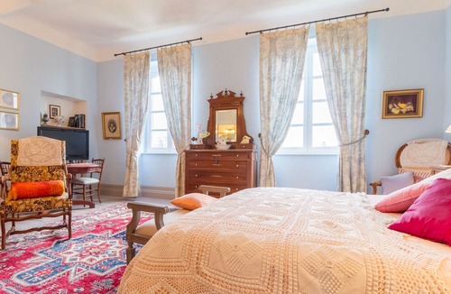 Tournecoupe House | Chambre BLEU, Bed & Breakfast Saint Roch av stay sharing kitchen, swimming pool