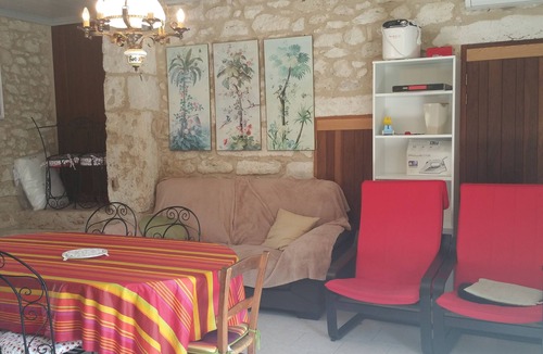 Tournecoupe House | Chambre BLEU, Bed & Breakfast Saint Roch av stay sharing kitchen, swimming pool