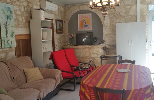 Tournecoupe House | Chambre BLEU, Bed & Breakfast Saint Roch av stay sharing kitchen, swimming pool