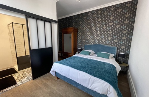 Epinac Bed & Breakfast | Chambre Bleu