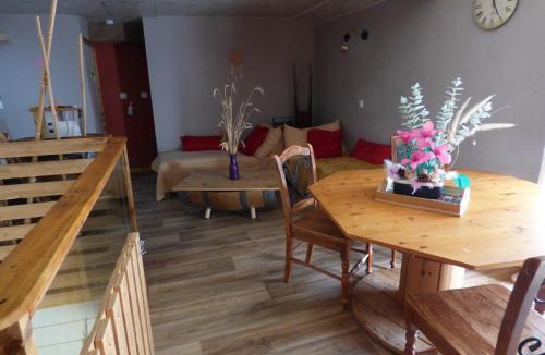 La Roche-sur-Yon House | Chambre bordeaux