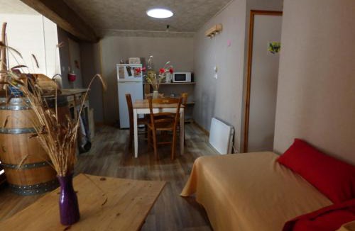 La Roche-sur-Yon House | Chambre bordeaux