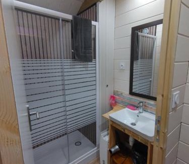 La Roche-sur-Yon House | Chambre bordeaux
