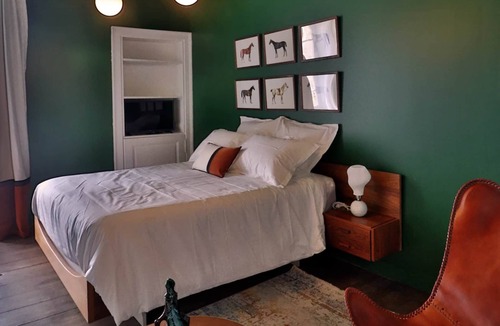 Montbron Hotel | Chambre Brontë - shared shower room