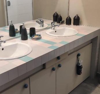 Guilhemery House | Chambre côté jardin dans maison Art Déco Toulouse