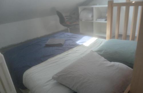 Renaze House | Chambre calme et sa mezzanine