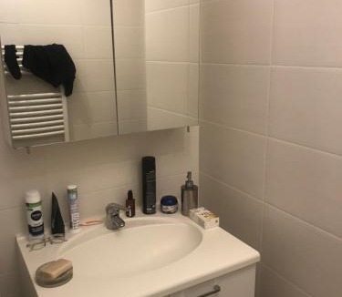 Boisset-Saint-Priest Bed & Breakfast | Chambre calme dans villa