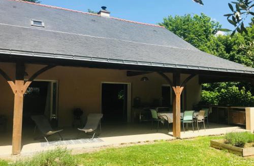 Plesse Bed & Breakfast | Chambre calme sur terrasse - proche Canal Nantes à Brest
