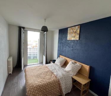 Fontaine Lestang-Bagatelle-Papus-Tabar-Bordelongue Apartment | Chambre chez Bryan