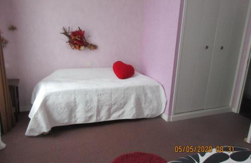 Saint-Julien-Puy-Laveze House | chambre chez l'habitant