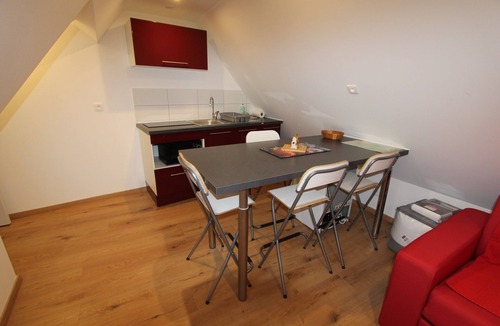 Riquewihr Apartment | Chambre chez l'habitant " L'Écureuil " in the heart of Riquewihr 2 people