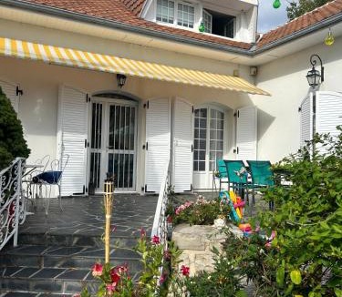 Gond-Pontouvre Bed & Breakfast | Chambre CHEZ L'HABITANT