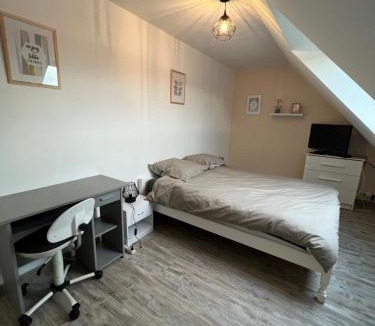 Glos House | Chambre chez thomas