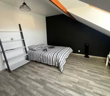 Laigne-en-Belin Bed & Breakfast | Chambre circuit des 24 heures