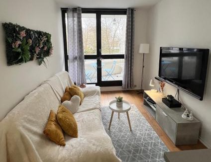 Front de Lac House | Chambre City - SMART DEAL & 20 min Paris