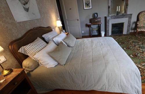 Mouchamps Bed & Breakfast | CHAMBRE CLEMENCEAU - LE PETIT CHATEAU DES CEDRES