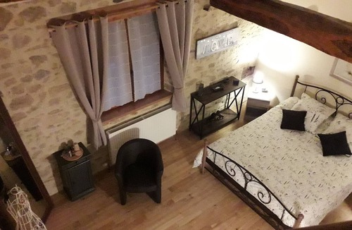 Saint-Auvent Bed & Breakfast | Chambre Clothilde à L'art'elier