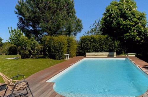 Lezat-sur-Leze Apartment | Chambre Cocooning avec accès jacuzzi et sauna