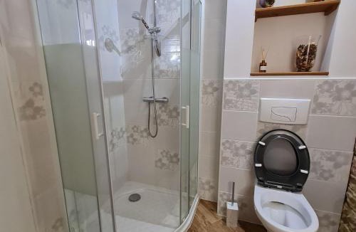 Pierrepont Bed & Breakfast | Chambre confortable avec salle d'eau privative - FR-1-584-326