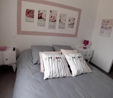 Salindres House | Chambre COSY avec Piscine Halte Pro ou Détente